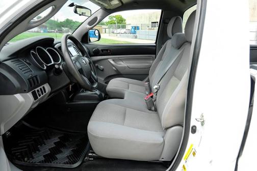 White 2014 Toyota Tacoma Base