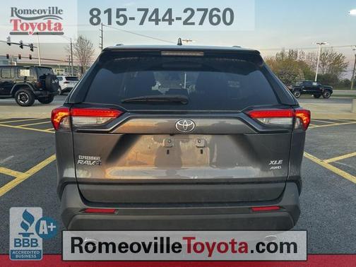 2022 Toyota RAV4 XLE