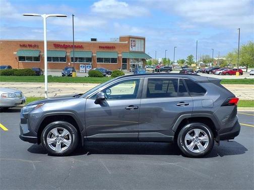 2022 Toyota RAV4 XLE