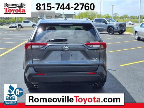 2022 Toyota RAV4 XLE