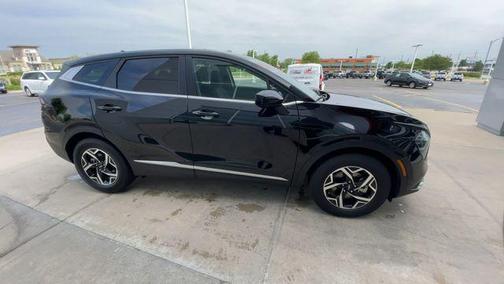 Ebony Black 2025 Kia Sportage LX