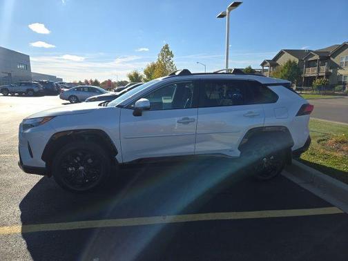 2024 Toyota RAV4 Hybrid SE