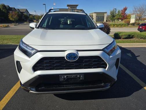 2024 Toyota RAV4 Hybrid SE