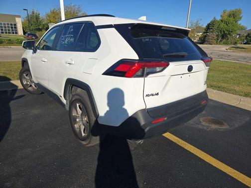 2022 Toyota RAV4 Hybrid XLE