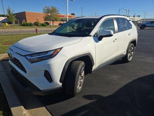 2022 Toyota RAV4 Hybrid XLE