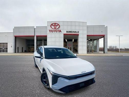 Snow White Pearl 2025 Kia K4 LXS