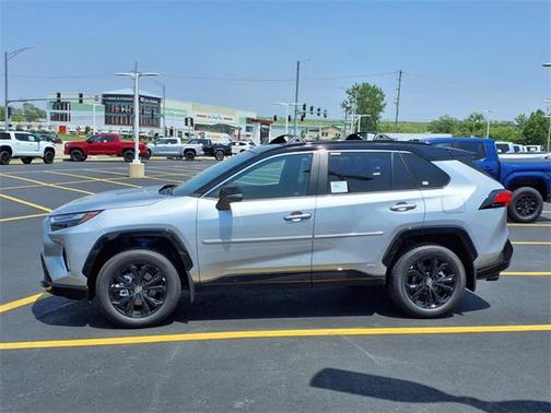 2025 Toyota RAV4 Hybrid SE