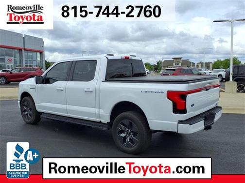 2023 Ford F-150 Lightning LARIAT