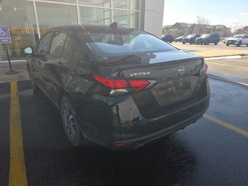 2023 Nissan Versa 1.6 SV