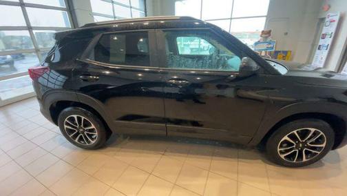Mosaic Black Metallic 2025 Chevrolet Trailblazer LT