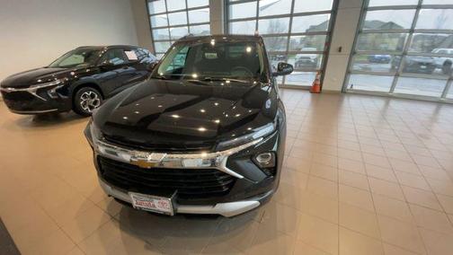 Mosaic Black Metallic 2025 Chevrolet Trailblazer LT