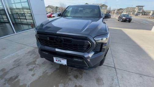 01l7 2026 Toyota Tacoma Hybrid TRD Off Road