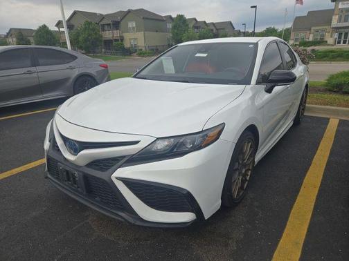 Ice Cap 2023 Toyota Camry SE