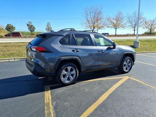 2022 Toyota RAV4 Hybrid XLE