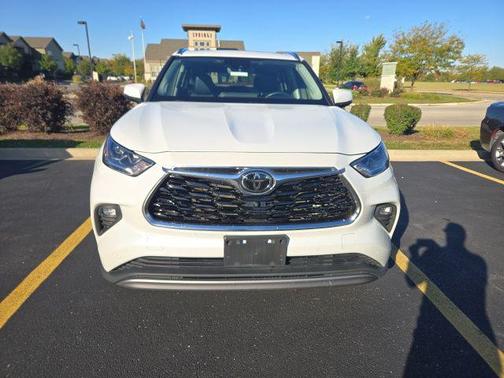 2022 Toyota Highlander Platinum