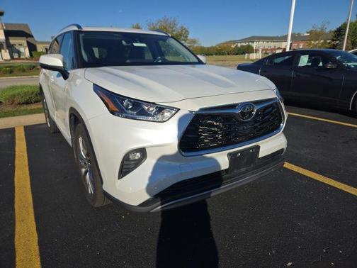 2022 Toyota Highlander Platinum