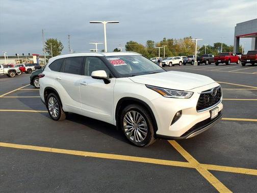 2022 Toyota Highlander Platinum