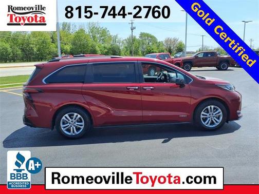 2021 Toyota Sienna XSE 7 Passenger