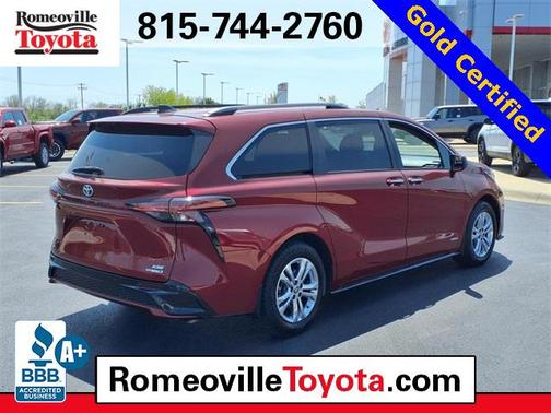 2021 Toyota Sienna XSE 7 Passenger
