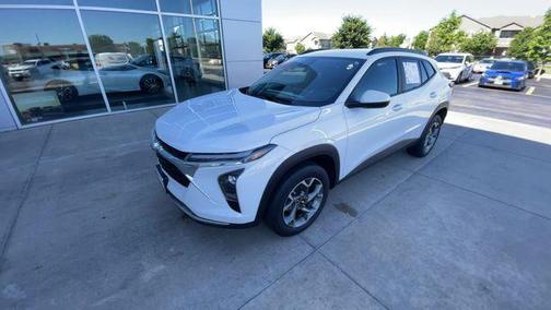 Summit White 2025 Chevrolet Trax LT