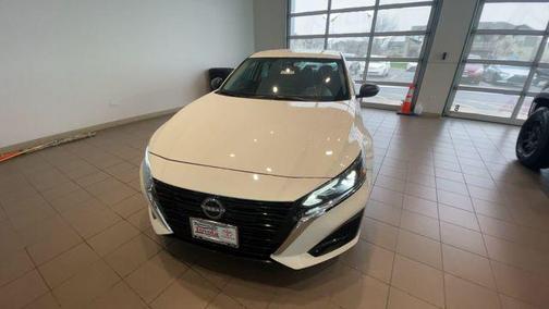 Glacier White 2025 Nissan Altima 2.5 SV