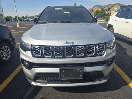 Silver Zynith Metallic Clearcoat 2025 Jeep Compass Limited