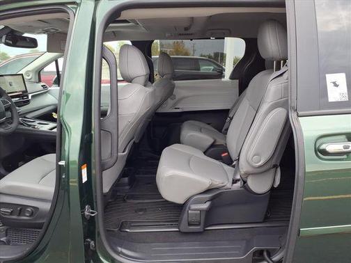 2025 Toyota Sienna XLE 7 Passenger