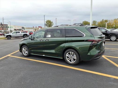 2025 Toyota Sienna XLE 7 Passenger