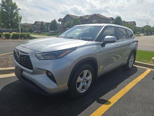 Celestial Silver Metallic 2024 Toyota Highlander LE
