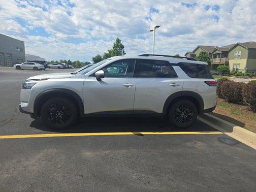 Brilliant Silver Metallic 2025 Nissan Pathfinder SV FWD