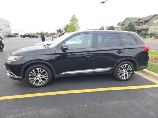 2017 Mitsubishi Outlander SE