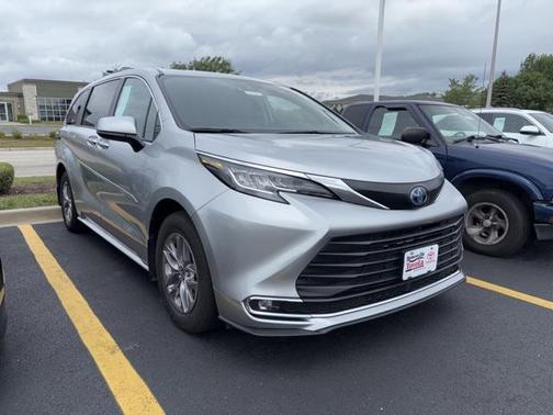 2023 Toyota Sienna XLE 7 Passenger