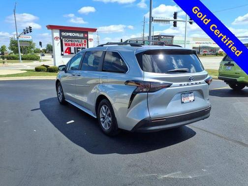 2023 Toyota Sienna XLE 7 Passenger