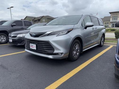 2023 Toyota Sienna XLE 7 Passenger