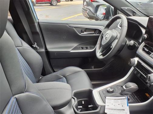 2025 Toyota RAV4 Hybrid SE