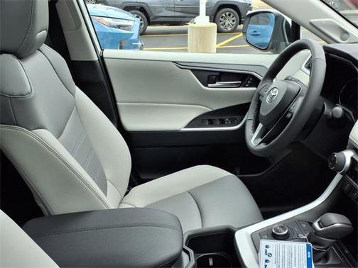 2025 Toyota RAV4 Hybrid XLE Premium
