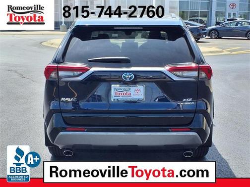 2020 Toyota RAV4 Hybrid SE