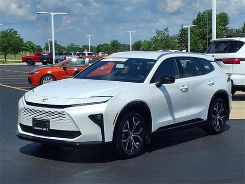 2025 Toyota Crown Signia XLE