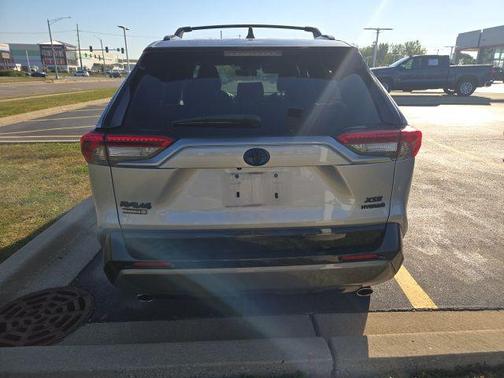 2021 Toyota RAV4 Hybrid SE
