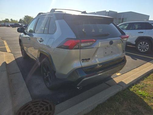 2021 Toyota RAV4 Hybrid SE