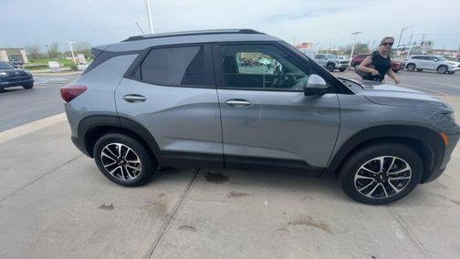Sterling Gray Metallic 2025 Chevrolet Trailblazer LT