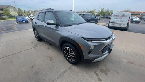 Sterling Gray Metallic 2025 Chevrolet Trailblazer LT