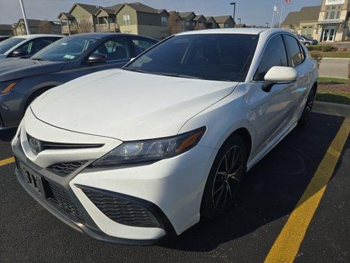 Ice Cap 2023 Toyota Camry SE