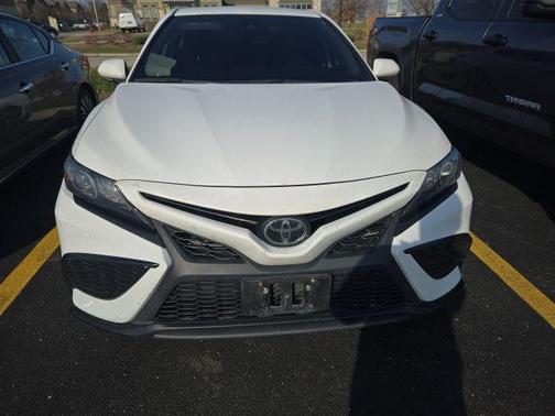 Ice Cap 2023 Toyota Camry SE