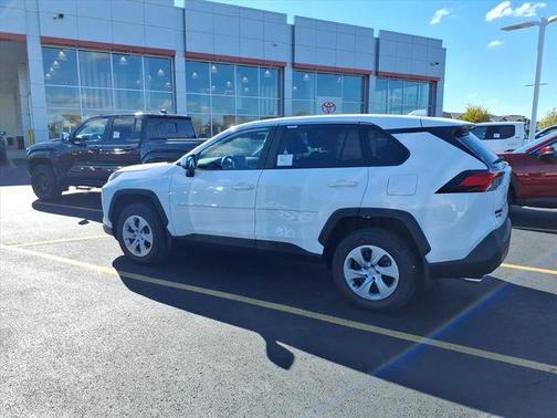 2025 Toyota RAV4 LE