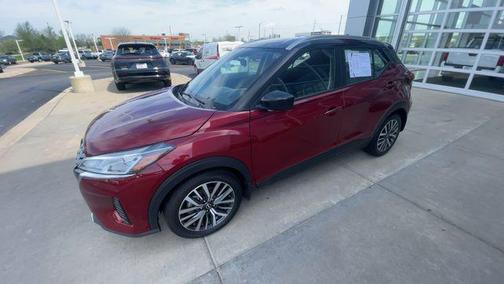 Scarlet Ember Tintcoat/Super Black 2024 Nissan Kicks SV