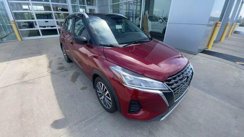 Scarlet Ember Tintcoat/Super Black 2024 Nissan Kicks SV