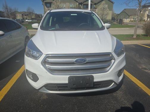 Oxford White 2017 Ford Escape SE