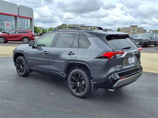 2022 Toyota RAV4 Hybrid SE