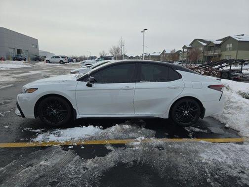 2024 Toyota Camry Hybrid SE
